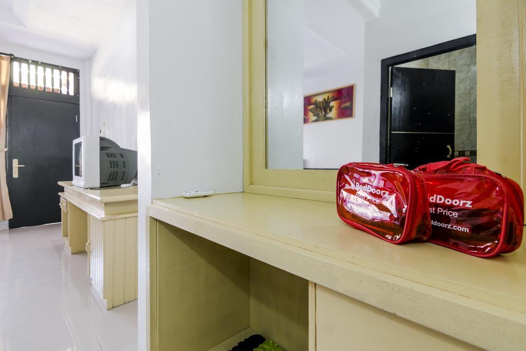 Reddoorz @ Poppies Lane 1 Hotel Кута Екстериор снимка