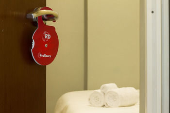 Reddoorz @ Poppies Lane 1 Hotel Кута Екстериор снимка